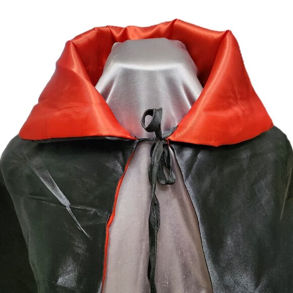 Adult sized Unisex Vampire/Dracula Cape - Picture 3 of 7